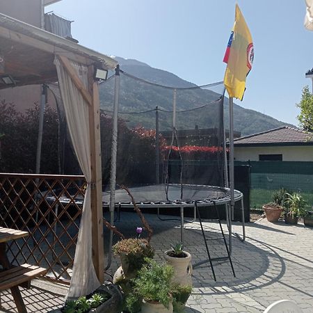 Apartamento La Casa Degli Ospiti Morbegno Exterior foto