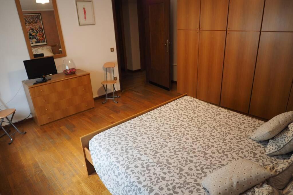 Apartamento La Casa Degli Ospiti Morbegno Exterior foto