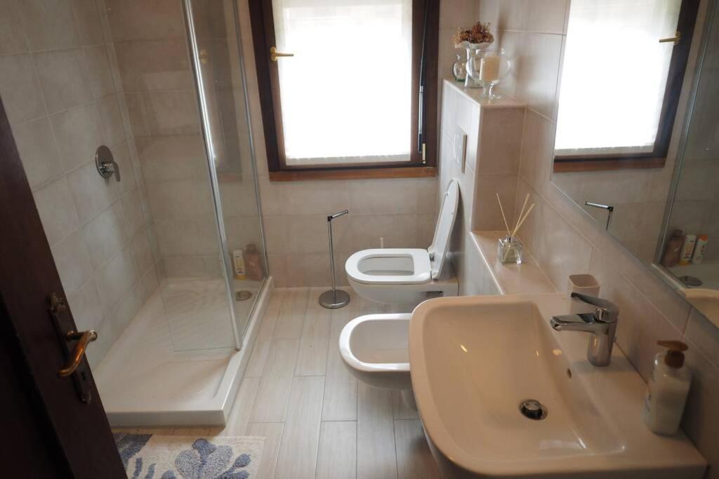 Apartamento La Casa Degli Ospiti Morbegno Exterior foto